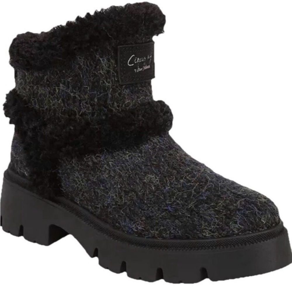 Circus ladies boots